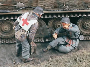 Unpainted Kit 1/35 SANITATER Medic in Ranjenega Vojaka slika Zgodovinski Slika Smolo Kit Slike